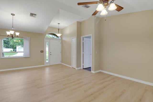 5 of 19 - 5475 Nw Scepter Drive, Port Saint Lucie, FL