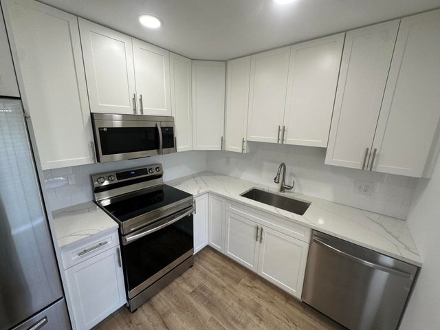 5 of 31 - 404 Bennington Lane, Lake Worth, FL