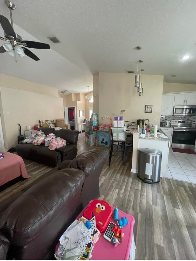 4 of 12 - 268 Malibu Circle, Greenacres, FL