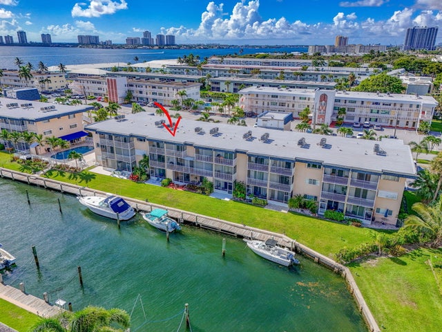 2 of 53 - 131 Doolen Court #304, North Palm Beach, FL
