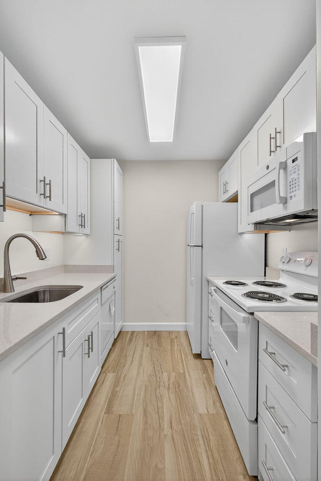 3 of 53 - 131 Doolen Court #304, North Palm Beach, FL