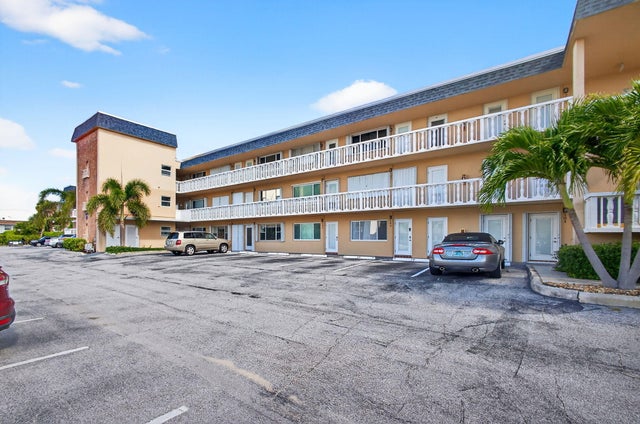 5 of 53 - 131 Doolen Court #304, North Palm Beach, FL