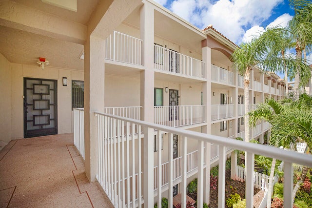 3 of 33 - 6037 Pointe Regal Circle #301, Delray Beach, FL