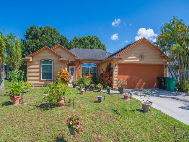 1 of 33 - 714 Sw Andrew Road, Port Saint Lucie, FL