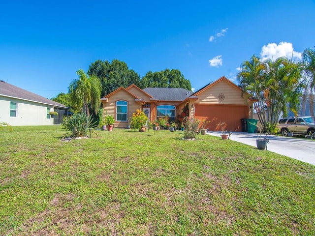 4 of 33 - 714 Sw Andrew Road, Port Saint Lucie, FL