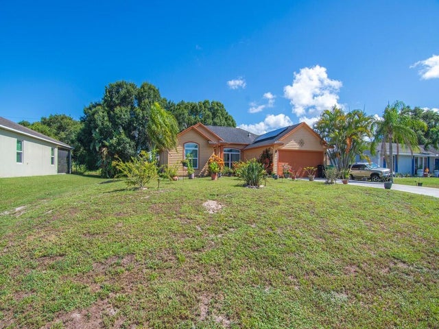 5 of 33 - 714 Sw Andrew Road, Port Saint Lucie, FL