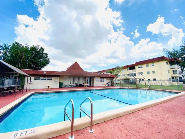 1 of 1 - 4043 Nw 16th Street #204, Lauderhill, FL