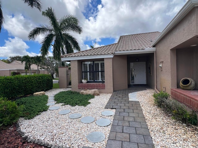 2 of 27 - 11123 Applegate Circle, Boynton Beach, FL