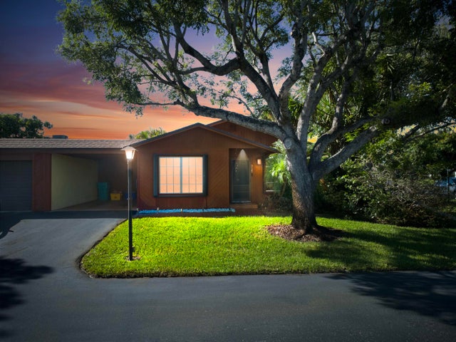 1 of 22 - 517 Se 27th Terrace, Boynton Beach, FL