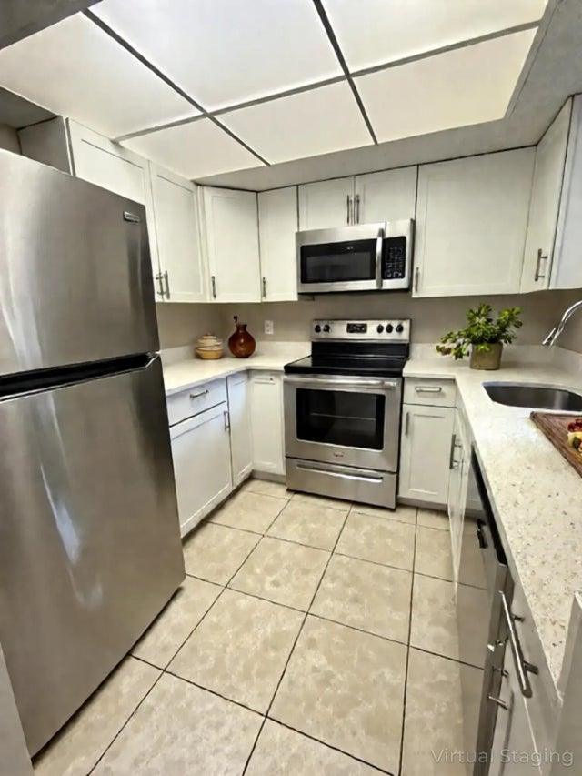 3 of 14 - 1542 Se Royal Green Circle #102, Port Saint Lucie, FL