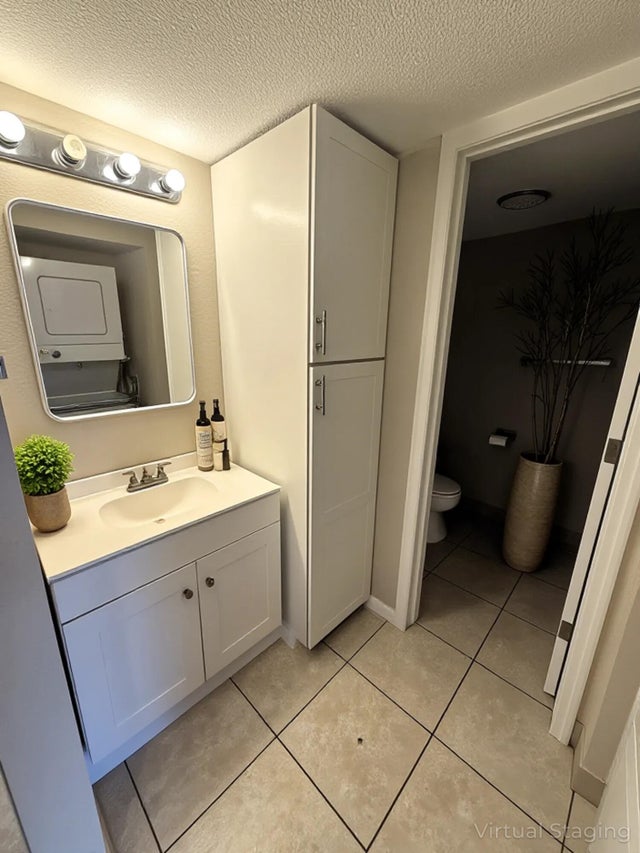 5 of 14 - 1542 Se Royal Green Circle #102, Port Saint Lucie, FL