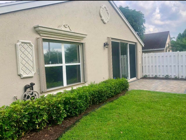 2 of 9 - 1708 Sawgrass Circle, Greenacres, FL