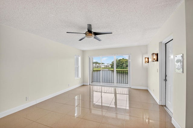 1 of 20 - 1002 Green Pine Boulevard #b2, West Palm Beach, FL