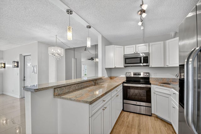 3 of 20 - 1002 Green Pine Boulevard #b2, West Palm Beach, FL