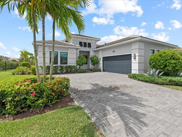 2 of 67 - 5577 Saint Armands Way, Westlake, FL