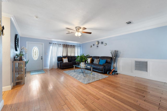 4 of 38 - 808 Wright Drive, Lake Worth, FL
