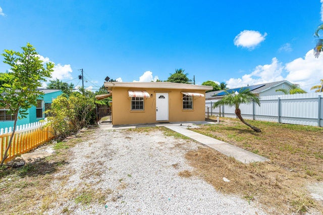2 of 33 - 1228 Highview Road, Lake Worth, FL