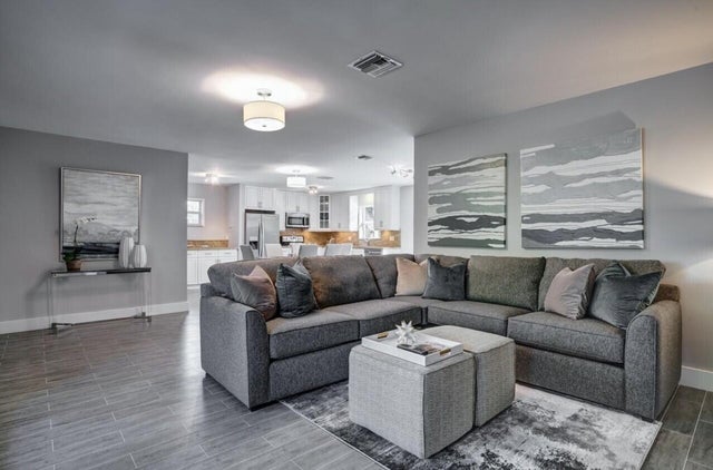 5 of 23 - 4410 Ne 15th Terrace, Oakland Park, FL