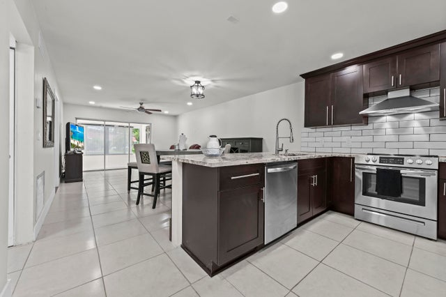 2 of 26 - 647 Marlboro Oval, Lake Worth, FL