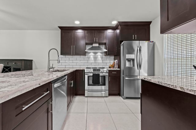5 of 26 - 647 Marlboro Oval, Lake Worth, FL
