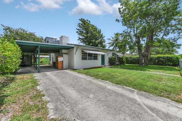 2 of 22 - 629 Dogwood Road, West Palm Beach, FL