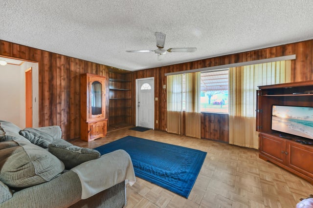 5 of 22 - 629 Dogwood Road, West Palm Beach, FL