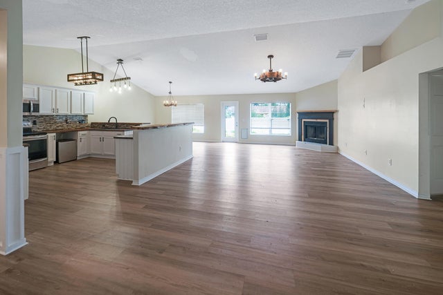 4 of 21 - 293 Sw Pagoda Terrace, Port Saint Lucie, FL