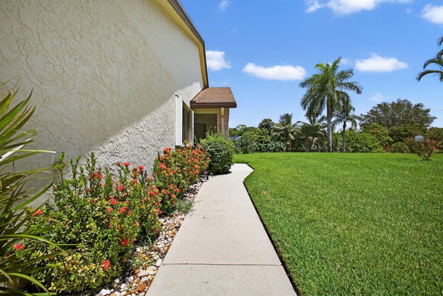 4 of 54 - 108 Village Walk Drive, Royal Palm Beach, FL