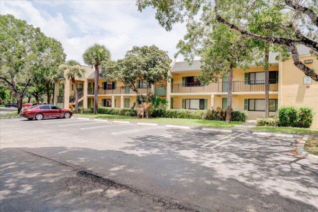 3 of 27 - 1104 Meadows Circle, Boynton Beach, FL