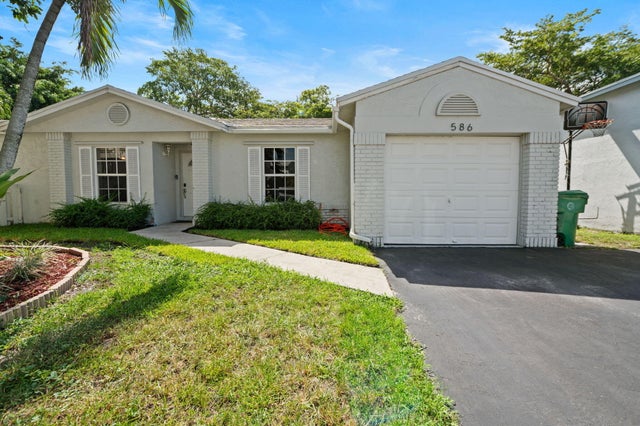 1 of 25 - 586 Abingdon Way, Davie, FL