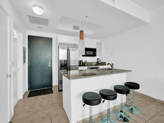 2 of 48 - 888 Biscayne Boulevard #811, Miami, FL