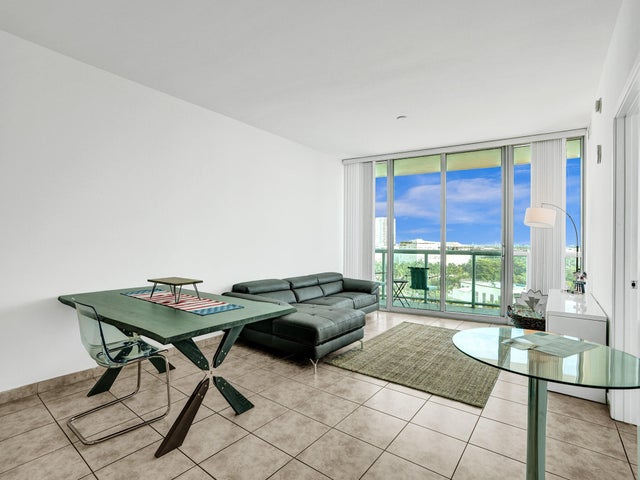 4 of 48 - 888 Biscayne Boulevard #811, Miami, FL