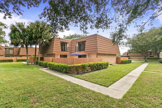 233 Charter Way, West Palm Beach