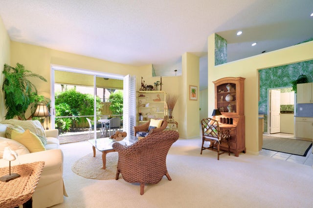 2 of 29 - 10148 Aspen Way, Palm Beach Gardens, FL