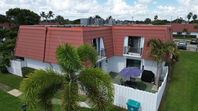 1425 Oxford Lane, Boynton Beach