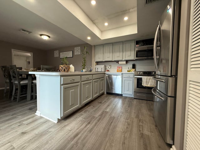 4 of 57 - 1425 Oxford Lane, Boynton Beach, FL