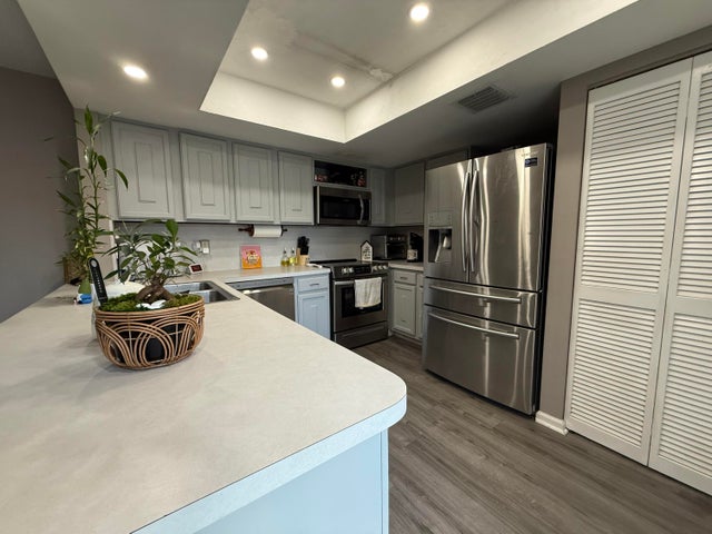 5 of 57 - 1425 Oxford Lane, Boynton Beach, FL