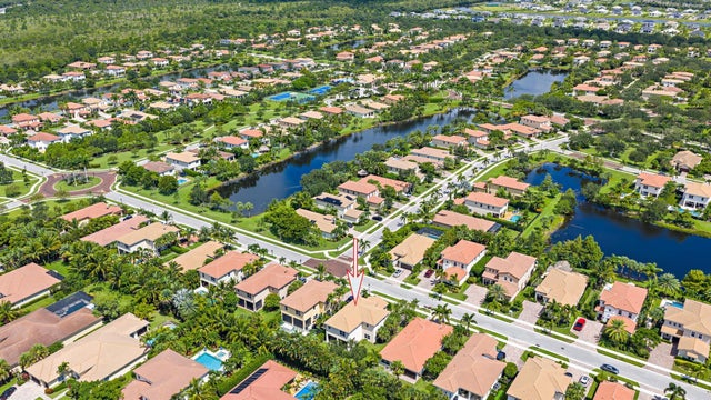 2 of 30 - 136 Behring Way, Jupiter, FL