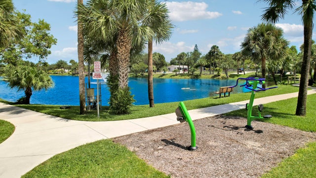 3 of 17 - 721 Lori Drive #303, Palm Springs, FL