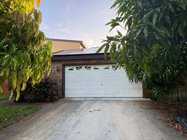 1 of 35 - 1323 Scottsdale Road E, West Palm Beach, FL