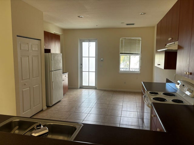 3 of 16 - 221 Greenwich Circle #209, Jupiter, FL