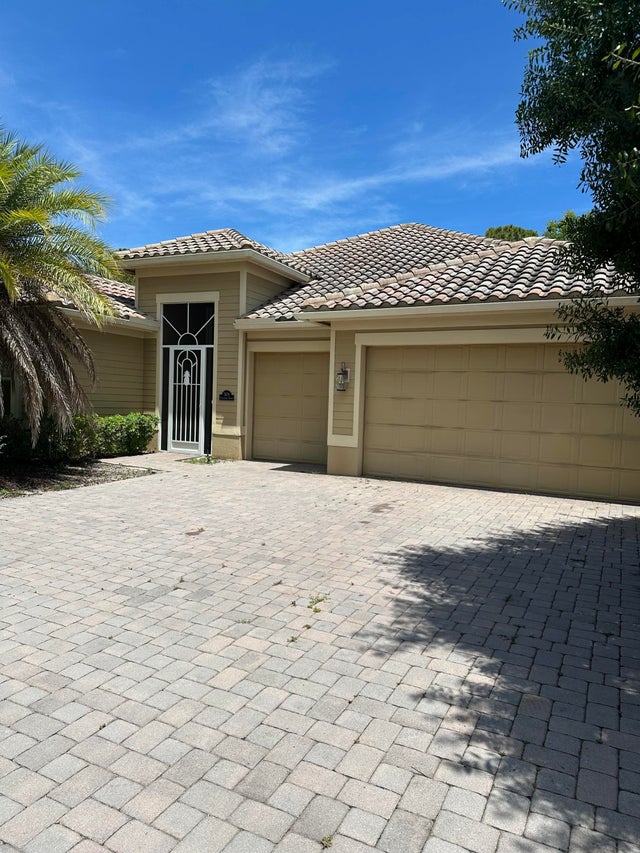 7679 Fieldstone Ranch Sq, Vero Beach