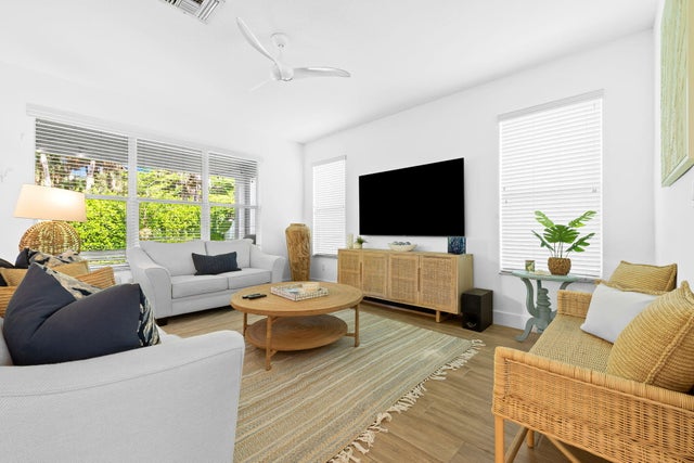 4 of 18 - 6819 Pointe Of Woods Drive, West Palm Beach, FL