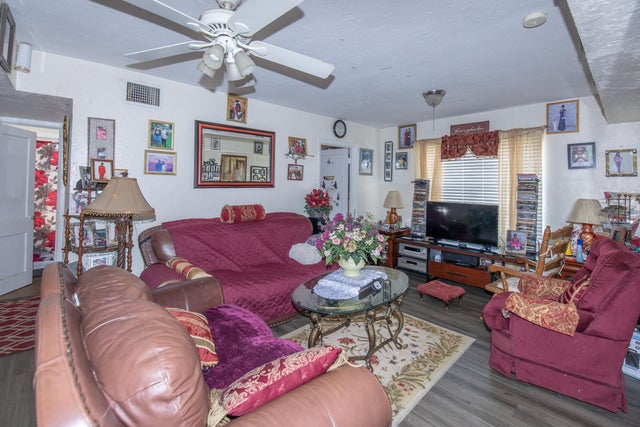 2 of 11 - 928 S Dixie Highway, Lake Worth Beach, FL