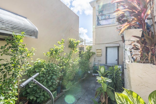 3 of 11 - 928 S Dixie Highway, Lake Worth Beach, FL