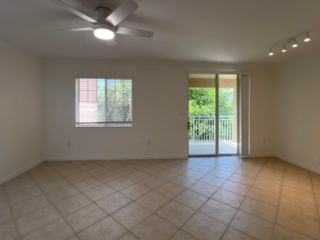 4 of 21 - 6410 Emerald Dunes Drive #307, West Palm Beach, FL