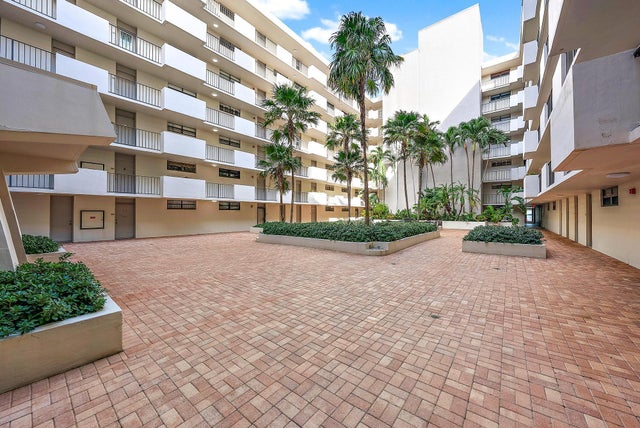 5 of 30 - 145 S Ocean Avenue #220, Palm Beach Shores, FL