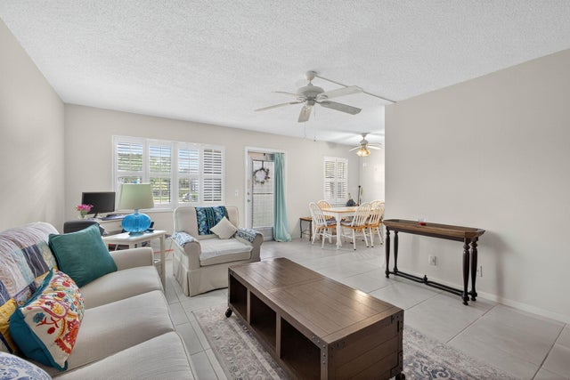 3 of 34 - 23 Dorchester B, West Palm Beach, FL