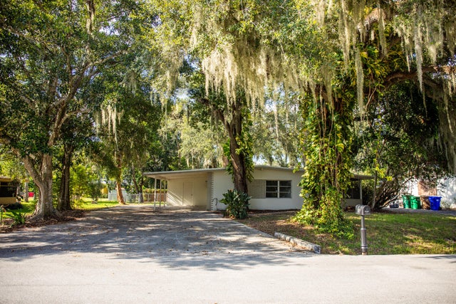 1 of 39 - 809 Se 10th Street, Okeechobee, FL
