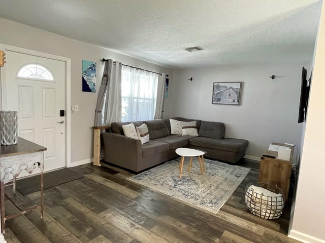 3 of 20 - 3185 Capri Road, Palm Beach Gardens, FL